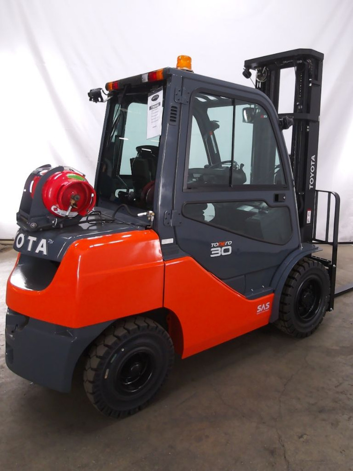 Toyota 02-8FGF30 - Forklift LPG: gambar 5 Toyota 02-8FGF30 - Forklift LPG: gambar 5