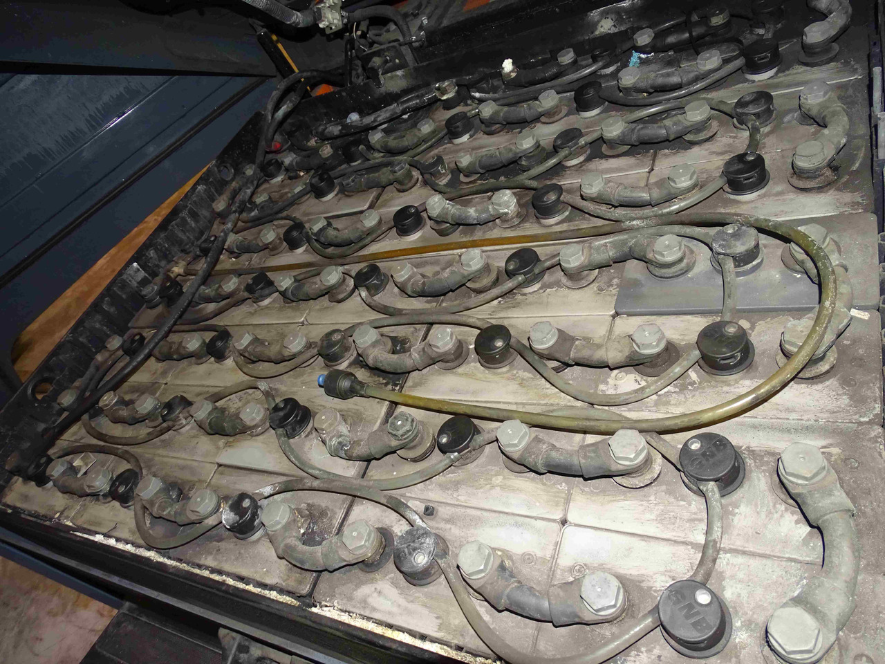 Toyota 8FBMT30 - Forklift listrik: gambar 4 Toyota 8FBMT30 - Forklift listrik: gambar 4