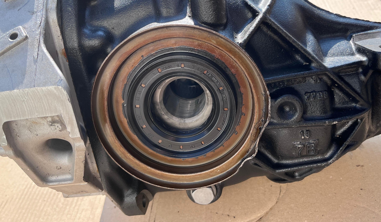 MERCEDES-BENZ C-Class Rear Differential W205 A2053500124 - Gigi diferensial: gambar 2 MERCEDES-BENZ C-Class Rear Differential W205 A2053500124 - Gigi diferensial: gambar 2