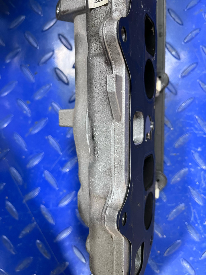 Mercedes Benz A642090 8337 / 7737 - Manifold buang: gambar 4 Mercedes Benz A642090 8337 / 7737 - Manifold buang: gambar 4