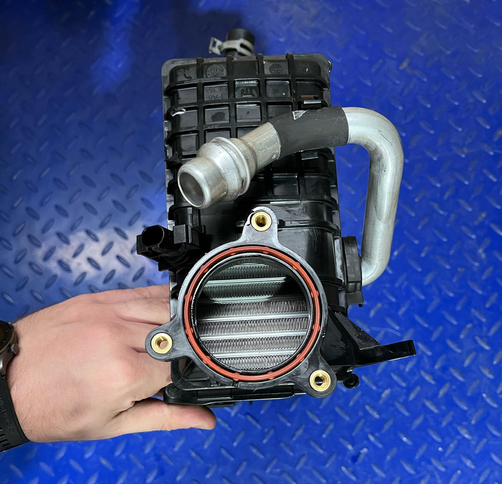 Mercedes Benz A6560900037 / A6560900137 / A6549060000 - Manifold masuk: gambar 4 Mercedes Benz A6560900037 / A6560900137 / A6549060000 - Manifold masuk: gambar 4