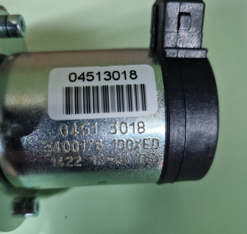 DEUTZ Solenoid 04513018 - Suku cadang untuk Peralatan konstruksi: gambar 1 DEUTZ Solenoid 04513018 - Suku cadang untuk Peralatan konstruksi: gambar 1