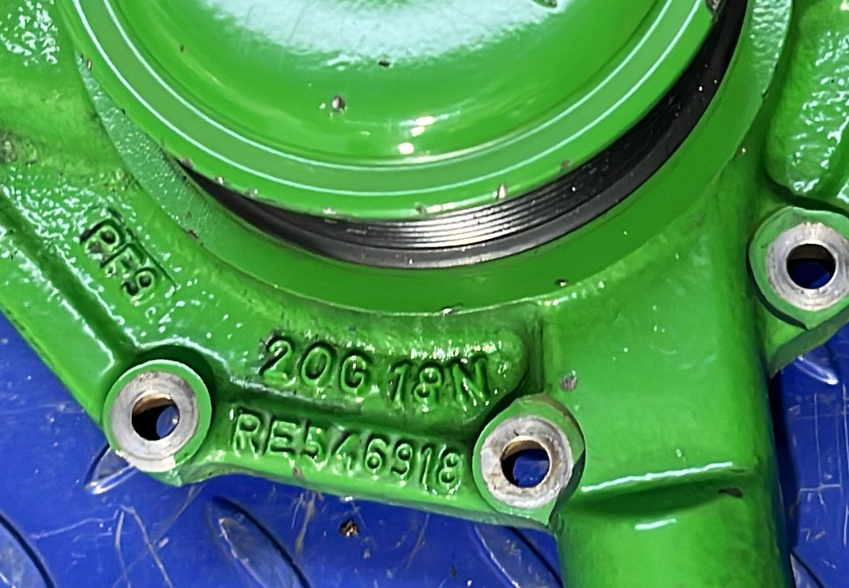 John Deere POMPA APA RE546918 - Suku cadang untuk Traktor: gambar 2 John Deere POMPA APA RE546918 - Suku cadang untuk Traktor: gambar 2