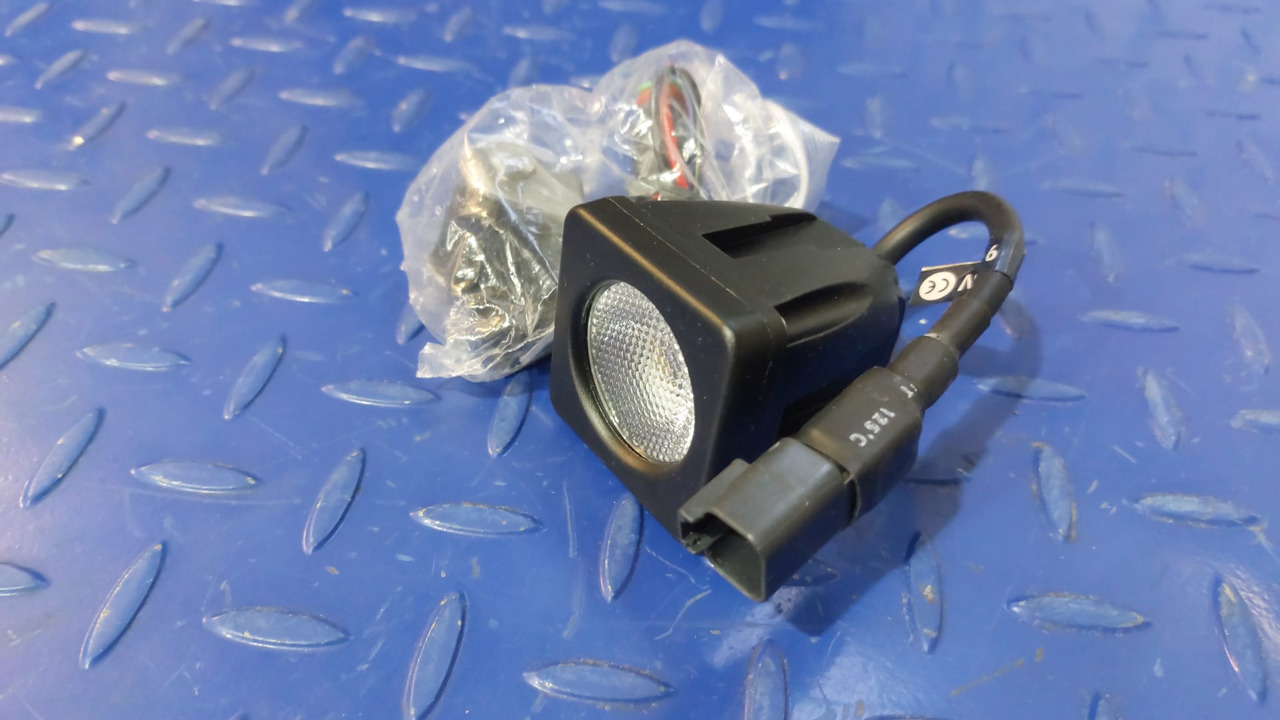WELDEX-1040S Far lumina de lucru - Lampu depan untuk Peralatan konstruksi: gambar 1 WELDEX-1040S Far lumina de lucru - Lampu depan untuk Peralatan konstruksi: gambar 1