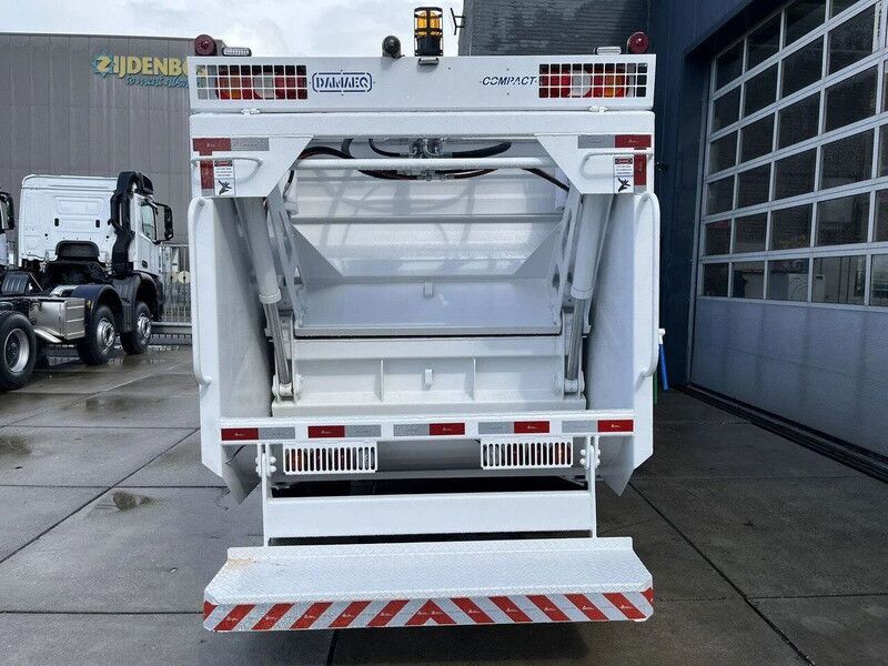 Mercedes-Benz Accelo 815 Accelo 815 4x2 Garbage Compactor - Truk sampah: gambar 5 Mercedes-Benz Accelo 815 Accelo 815 4x2 Garbage Compactor - Truk sampah: gambar 5