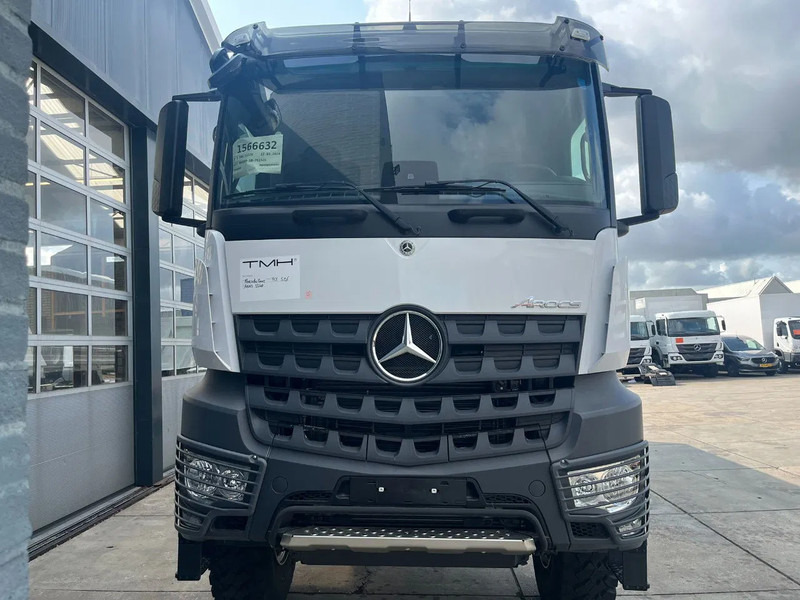 Mercedes-Benz Arocs 3340 A 6x6 Cargo Truck - Truk dengan terpal samping: gambar 4 Mercedes-Benz Arocs 3340 A 6x6 Cargo Truck - Truk dengan terpal samping: gambar 4