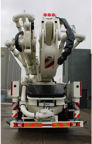 Mercedes-Benz Arocs 4840 8x4 Sany SY56 Concrete pump Build by Putzmeister - Truk pompa beton: gambar 4 Mercedes-Benz Arocs 4840 8x4 Sany SY56 Concrete pump Build by Putzmeister - Truk pompa beton: gambar 4