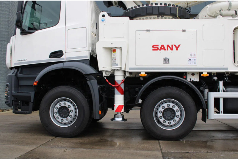 Mercedes-Benz Arocs 4840 8x4 Sany SY56 Concrete pump Build by Putzmeister - Truk pompa beton: gambar 5 Mercedes-Benz Arocs 4840 8x4 Sany SY56 Concrete pump Build by Putzmeister - Truk pompa beton: gambar 5