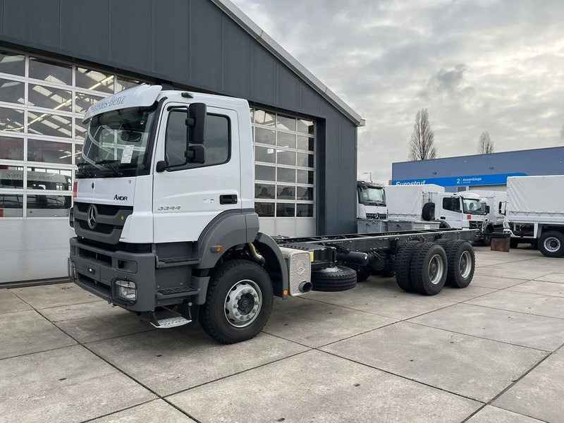 Mercedes-Benz Axor 3344 6x4 Chassis Cabin - Truk sasis: gambar 1 Mercedes-Benz Axor 3344 6x4 Chassis Cabin - Truk sasis: gambar 1