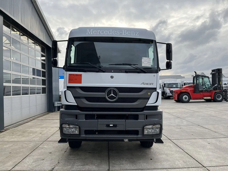 Mercedes-Benz Axor 3344 6x4 Chassis Cabin - Truk sasis: gambar 4 Mercedes-Benz Axor 3344 6x4 Chassis Cabin - Truk sasis: gambar 4