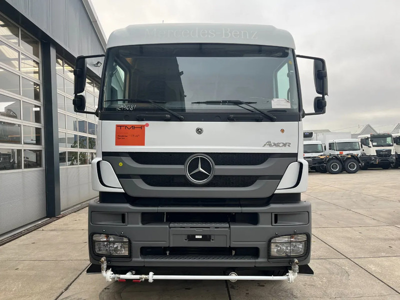 Mercedes-Benz Axor 3344 6x4 Water Tank Truck - Truk tangki: gambar 4 Mercedes-Benz Axor 3344 6x4 Water Tank Truck - Truk tangki: gambar 4