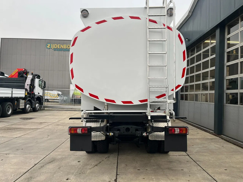 Mercedes-Benz Axor 3344 6x4 Water Tank Truck - Truk tangki: gambar 5 Mercedes-Benz Axor 3344 6x4 Water Tank Truck - Truk tangki: gambar 5
