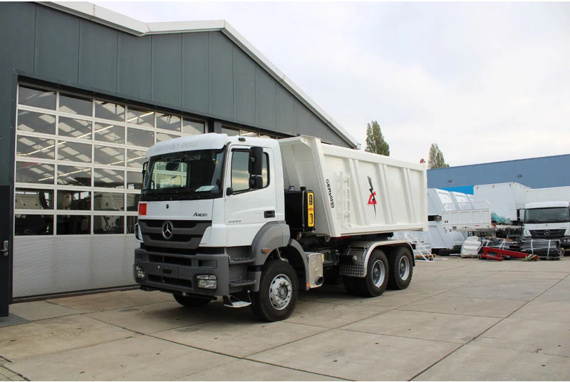 Mercedes-Benz Axor 3344 K 6x4 Tipper Truck - Truk jungkit: gambar 2 Mercedes-Benz Axor 3344 K 6x4 Tipper Truck - Truk jungkit: gambar 2