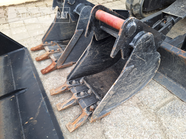 Ekskavator mini Cat 301.6-05A: gambar 14