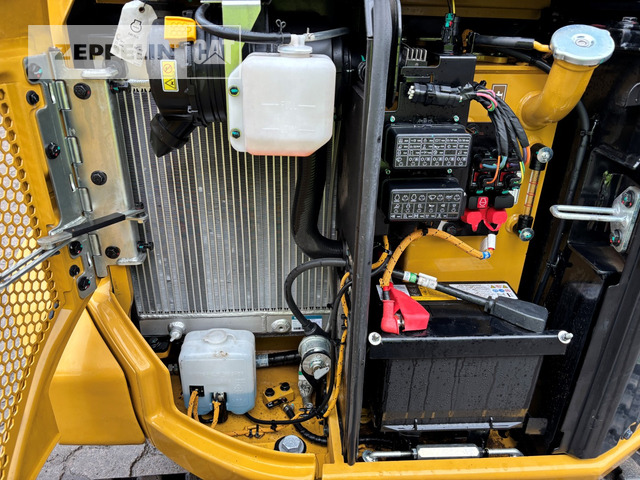 Ekskavator mini Cat 302.7CR-07: gambar 20