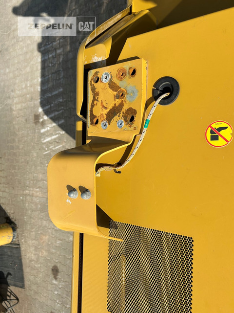 Ekskavator perayap Cat 326-07A: gambar 28