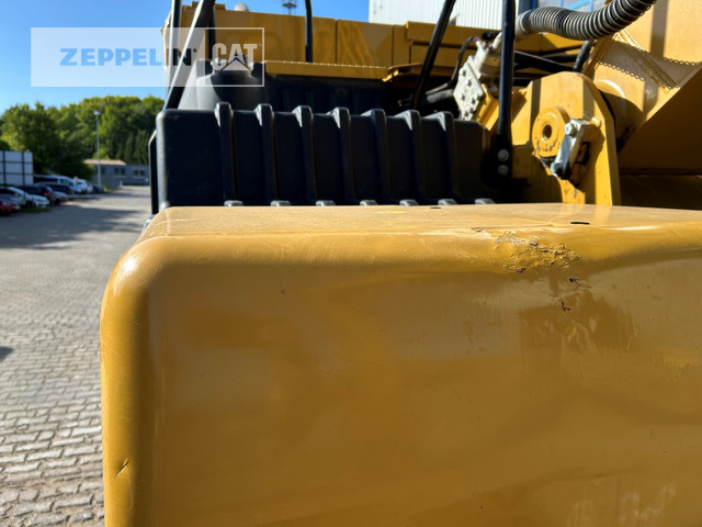 Ekskavator perayap Cat 326-07A: gambar 18