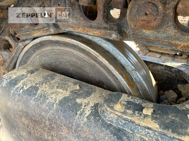 Ekskavator perayap Cat 326-07A: gambar 8