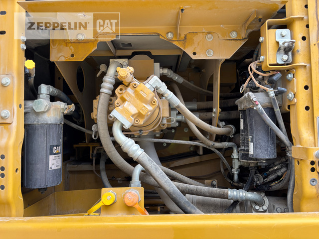 Ekskavator perayap Cat 340-07A: gambar 17