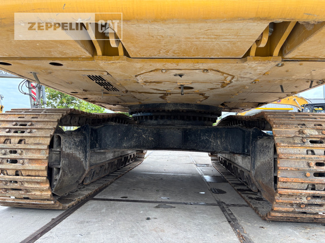 Ekskavator perayap Cat 340-07A: gambar 16