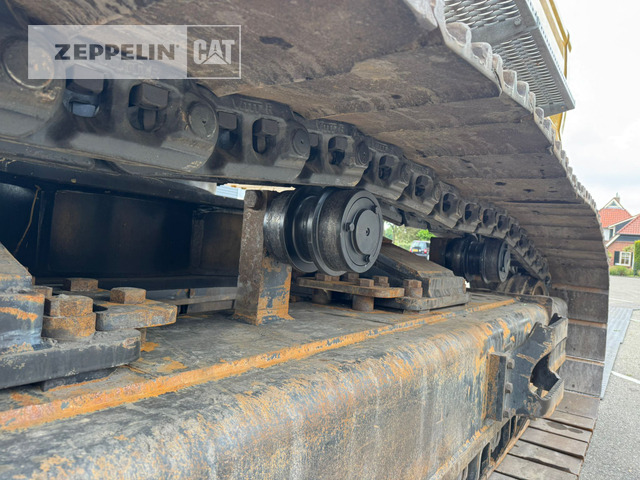 Ekskavator perayap Cat 352-08: gambar 8