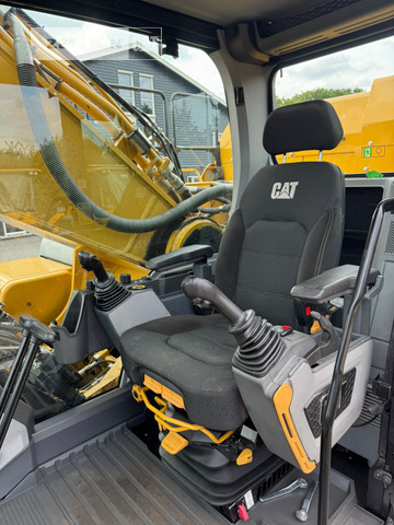 Ekskavator perayap Cat 352-08: gambar 11