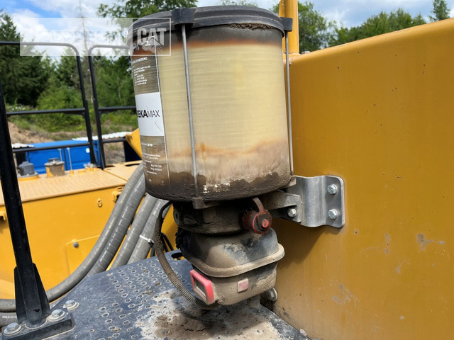 Ekskavator perayap Cat 374FL: gambar 24