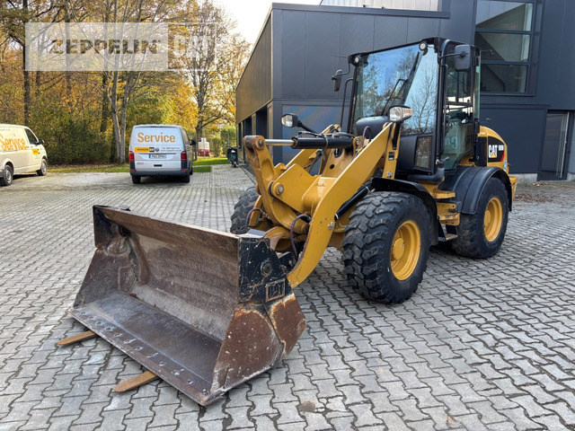Wheel loader Cat 908M: gambar 1
