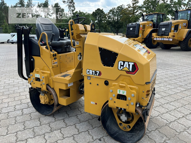 Cat CB1.7 - Roller jalan: gambar 2 Cat CB1.7 - Roller jalan: gambar 2