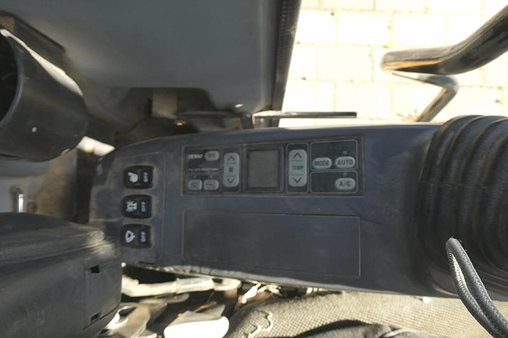 KOMATSU HANOMAG Mobilbagger PW140-7 Mobilbagger - Ekskavator roda: gambar 4 KOMATSU HANOMAG Mobilbagger PW140-7 Mobilbagger - Ekskavator roda: gambar 4