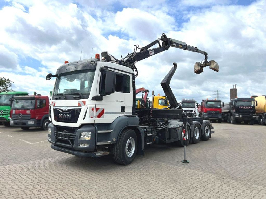 MAN TG-S 35.480 8x4 BL Abrollkipper mit Kran Penz-15 - Hook lift, Truk derek: gambar 3 MAN TG-S 35.480 8x4 BL Abrollkipper mit Kran Penz-15 - Hook lift, Truk derek: gambar 3