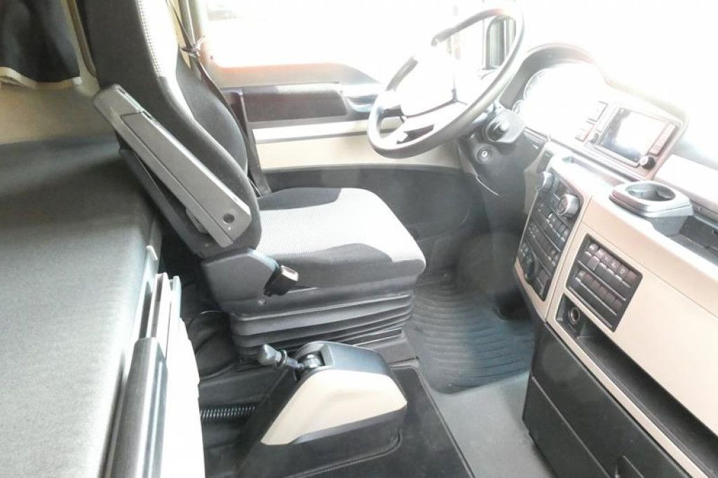 Truk pengangkut mobil MAN TG-X 24.500 6x2-4 LL-U Pritsche Maschinentranspo: gambar 11