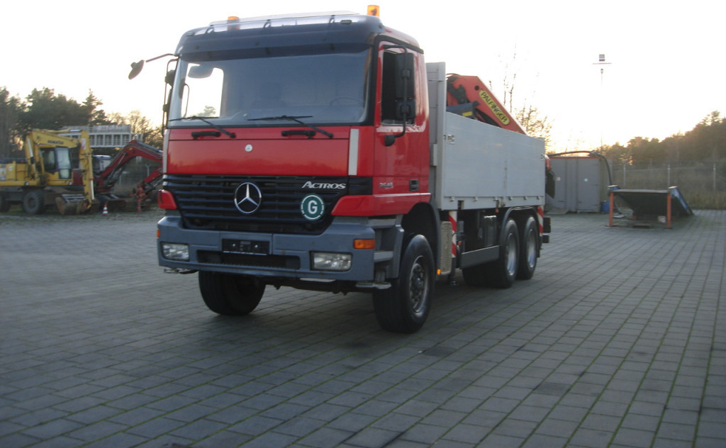 Mercedes-Benz Actros Pritsche Heckkran 2640 6x4 PK 27.000 Kran - Truk flatbed, Truk derek: gambar 4 Mercedes-Benz Actros Pritsche Heckkran 2640 6x4 PK 27.000 Kran - Truk flatbed, Truk derek: gambar 4