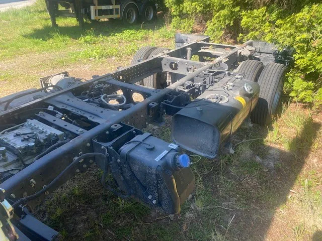 FUSO Canter 7 C 18 chassis cabine automaat , euro 6 , geschikt voor 4 mtr opbouw. - Truk sasis: gambar 5 FUSO Canter 7 C 18 chassis cabine automaat , euro 6 , geschikt voor 4 mtr opbouw. - Truk sasis: gambar 5