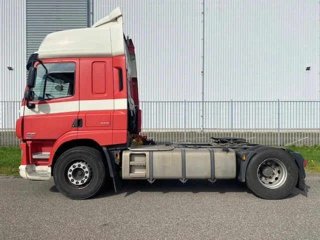 DAF CF 370 spacecab skylights - Tractor head: gambar 4 DAF CF 370 spacecab skylights - Tractor head: gambar 4