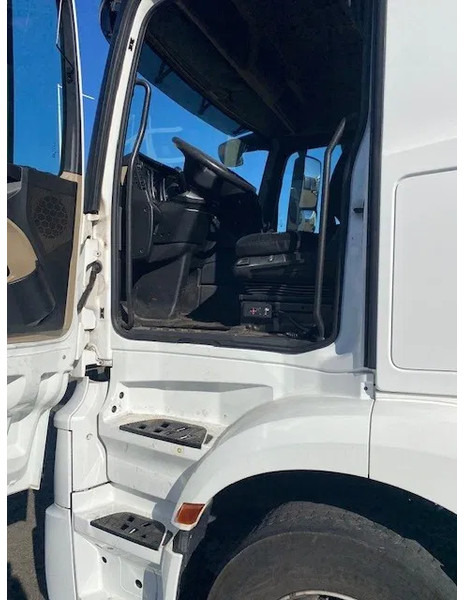 Mercedes-Benz Actros 1840 stream space cabine met spoilers fenders en zonneklep, apk gekeurd. - Tractor head: gambar 3 Mercedes-Benz Actros 1840 stream space cabine met spoilers fenders en zonneklep, apk gekeurd. - Tractor head: gambar 3