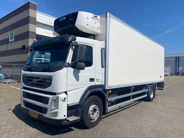 Volvo FM 330 2 temp koelvriesbak , 760 lang, 2 comp, carrier koeler, D"hollandia klep - Truk berpendingin: gambar 1 Volvo FM 330 2 temp koelvriesbak , 760 lang, 2 comp, carrier koeler, D"hollandia klep - Truk berpendingin: gambar 1