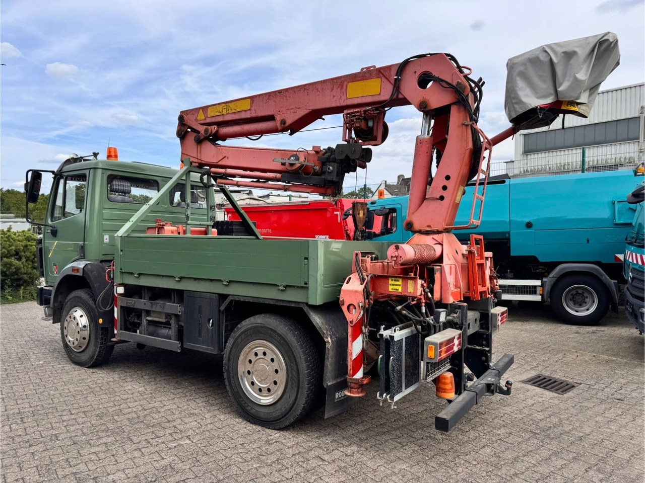 Mercedes-Benz 1417 AK Allrad Palfinger Montagekran 17,7m 64TKM - Truk derek: gambar 4 Mercedes-Benz 1417 AK Allrad Palfinger Montagekran 17,7m 64TKM - Truk derek: gambar 4