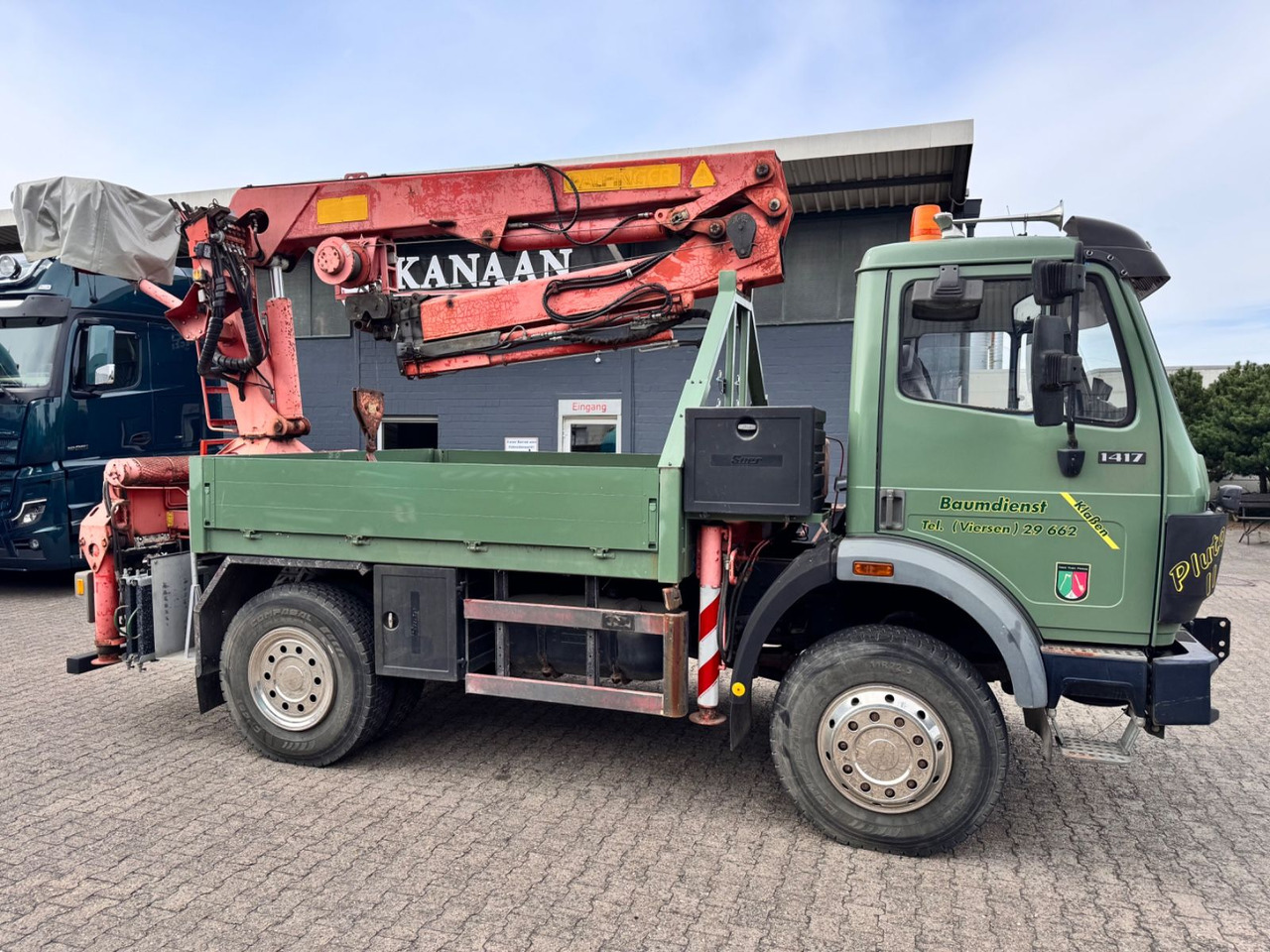 Mercedes-Benz 1417 AK Allrad Palfinger Montagekran 17,7m 64TKM - Truk derek: gambar 1 Mercedes-Benz 1417 AK Allrad Palfinger Montagekran 17,7m 64TKM - Truk derek: gambar 1