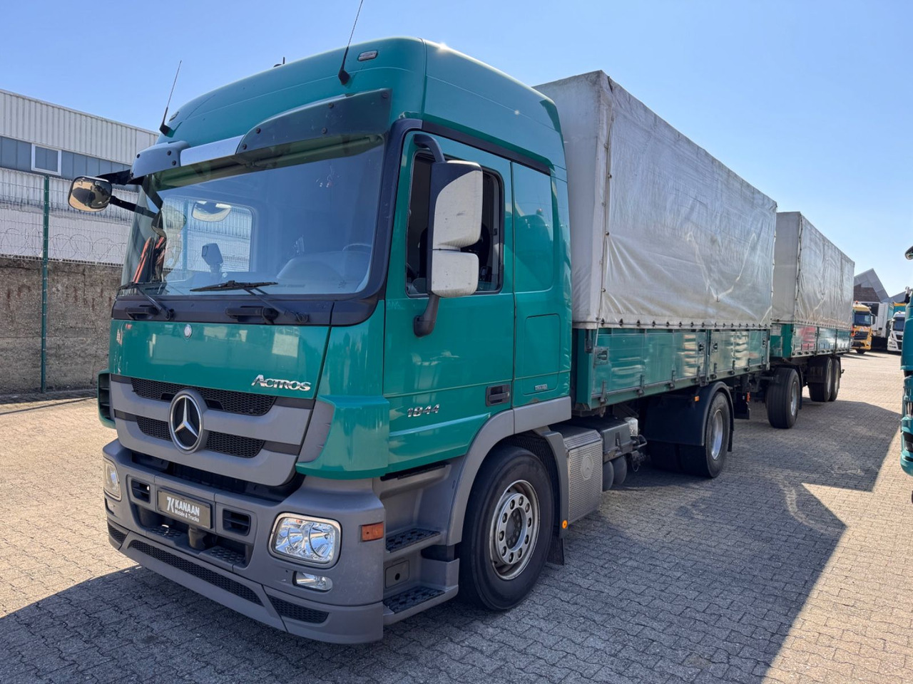 Mercedes-Benz 1844 Actros MP3 3-SeitenKipper Getreide Pritsche - Truk jungkit: gambar 5 Mercedes-Benz 1844 Actros MP3 3-SeitenKipper Getreide Pritsche - Truk jungkit: gambar 5