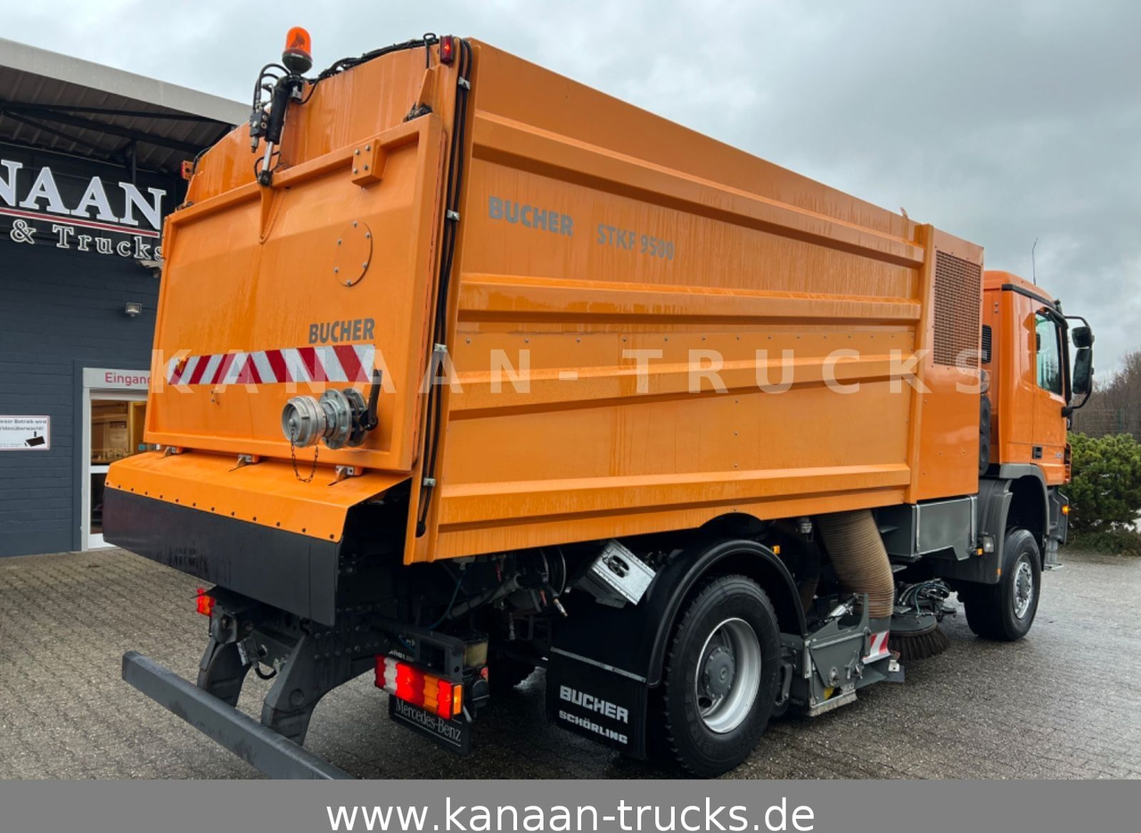 Mercedes-Benz 2032 Actros 4x4 Bucher STKF 9500 AIRPORT KLIMA - Penyapu jalan: gambar 5 Mercedes-Benz 2032 Actros 4x4 Bucher STKF 9500 AIRPORT KLIMA - Penyapu jalan: gambar 5