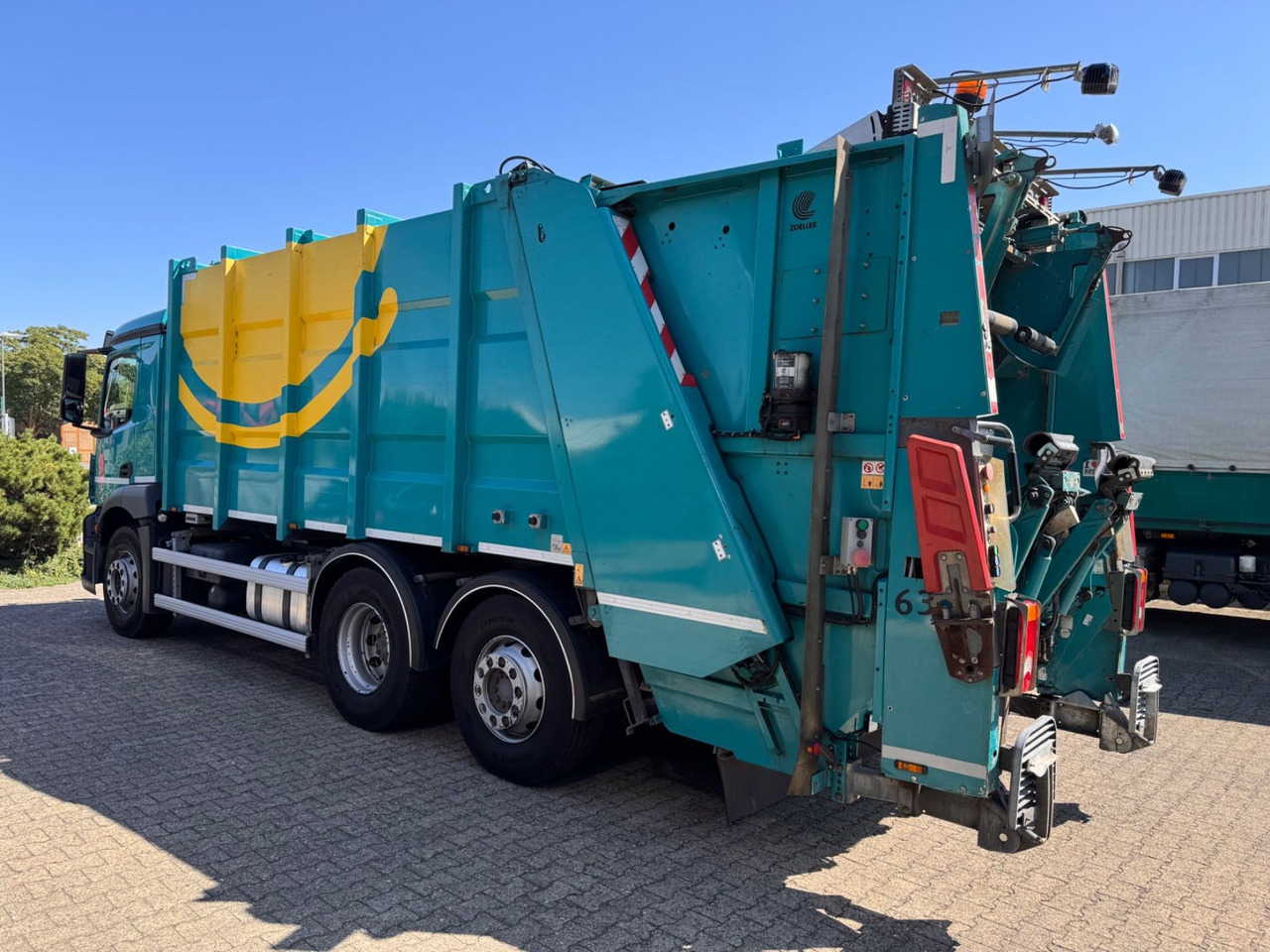 Mercedes-Benz 2533 Antos Müllwagen Zöller ATM bei 90Tkm - Truk sampah: gambar 5 Mercedes-Benz 2533 Antos Müllwagen Zöller ATM bei 90Tkm - Truk sampah: gambar 5