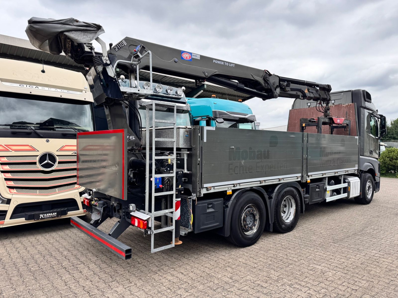 Mercedes-Benz 2545 Actros 4 Baustoffkran HMF Hochdach - Truk derek: gambar 2 Mercedes-Benz 2545 Actros 4 Baustoffkran HMF Hochdach - Truk derek: gambar 2