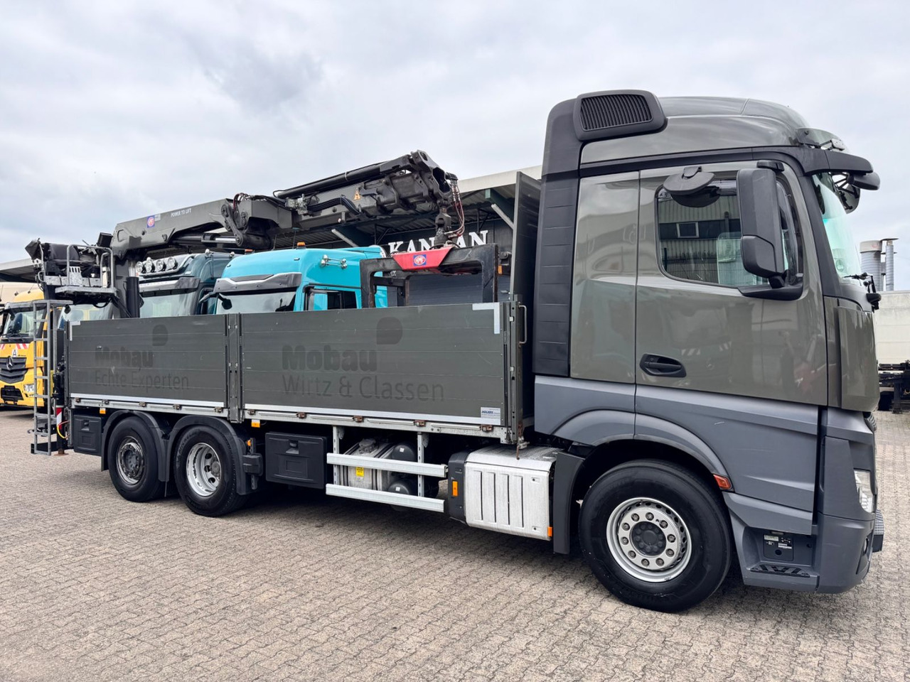 Mercedes-Benz 2545 Actros 4 Baustoffkran HMF Hochdach - Truk derek: gambar 5 Mercedes-Benz 2545 Actros 4 Baustoffkran HMF Hochdach - Truk derek: gambar 5