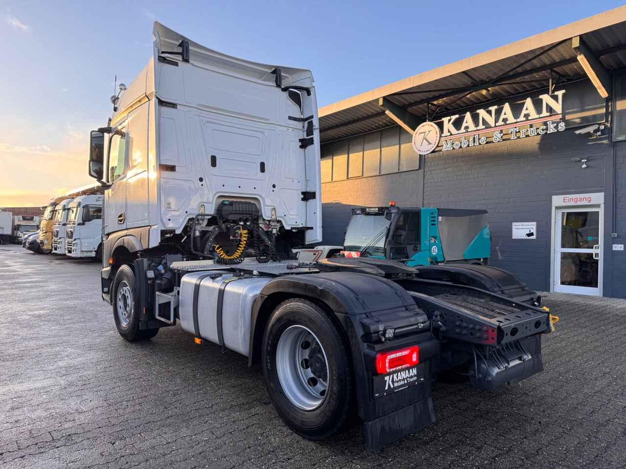Mercedes-Benz 1846 Actros 5 Hydr. Kipper / Walkingfloor 2-Weg - Tractor head: gambar 3 Mercedes-Benz 1846 Actros 5 Hydr. Kipper / Walkingfloor 2-Weg - Tractor head: gambar 3