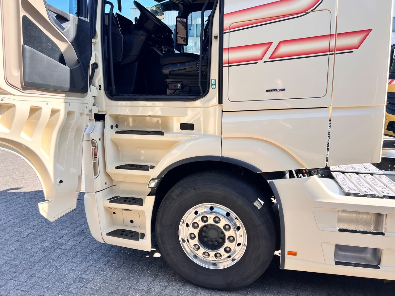 Mercedes-Benz 1848 LS Actros 5 GigaSpace - Tractor head: gambar 5 Mercedes-Benz 1848 LS Actros 5 GigaSpace - Tractor head: gambar 5