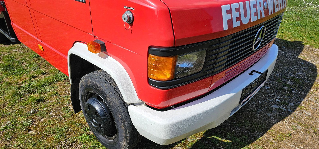 Truk pemadam kebakaran Mercedes-Benz Feuerwehr 609 105km/h  Oldtimer Campervan: gambar 10