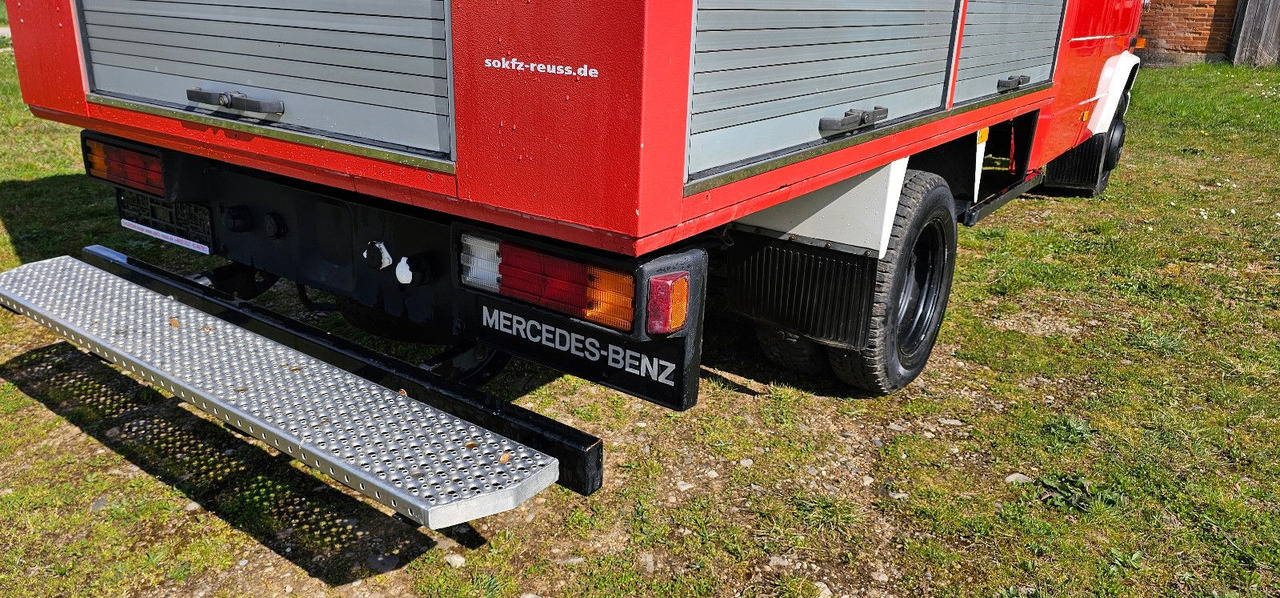 Truk pemadam kebakaran Mercedes-Benz Feuerwehr 609 105km/h  Oldtimer Campervan: gambar 8