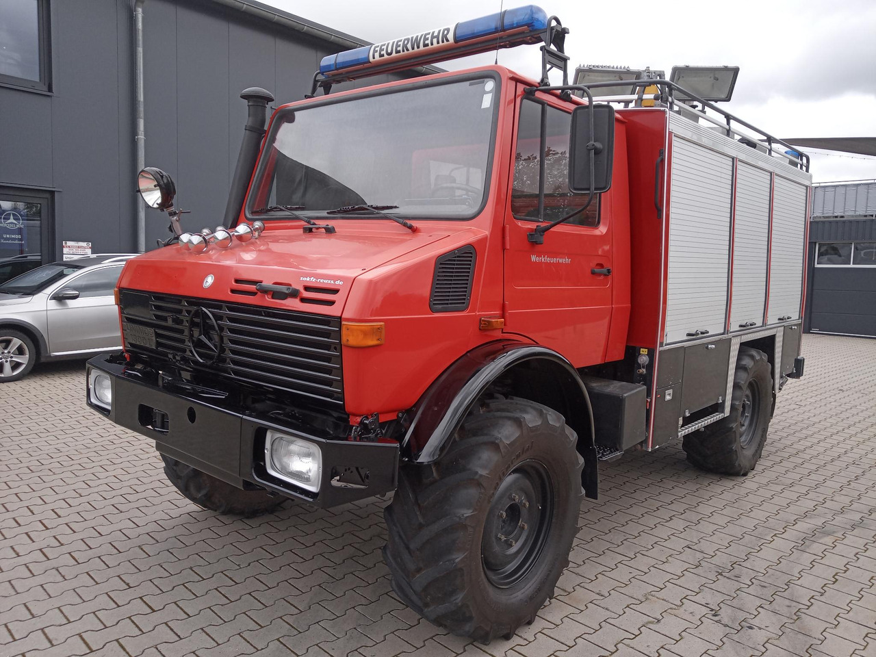 Mercedes Benz Unimog U1300L Unimog Firetruck - Truk pemadam kebakaran: gambar 2 Mercedes Benz Unimog U1300L Unimog Firetruck - Truk pemadam kebakaran: gambar 2