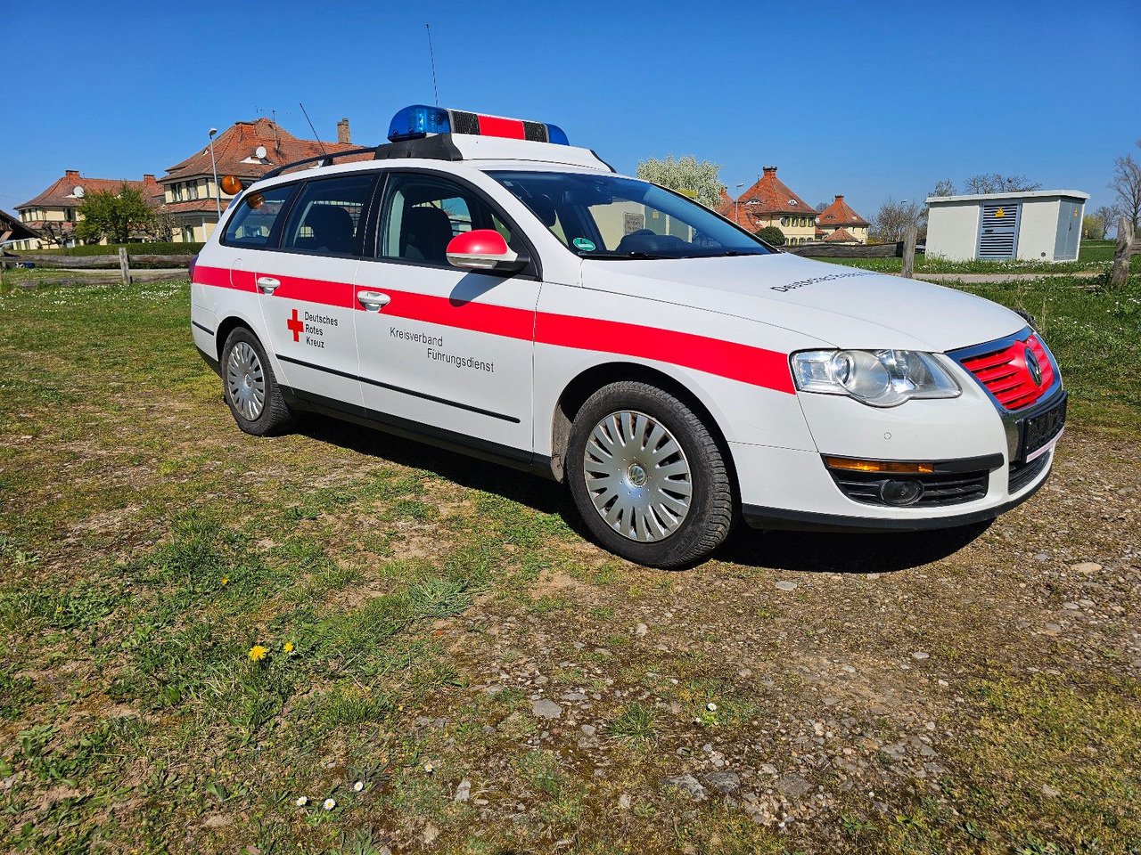 Volkswagen Allrad Feuerwehr Kommandowagen HVO KDOW ELW - Mobil sedan: gambar 1 Volkswagen Allrad Feuerwehr Kommandowagen HVO KDOW ELW - Mobil sedan: gambar 1